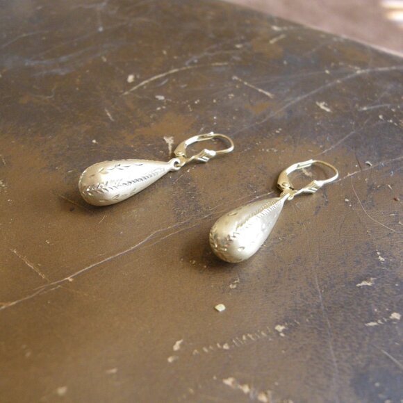 Vintage Women's 14K Gold Tear Drop Earrings - Picture 2 of 2